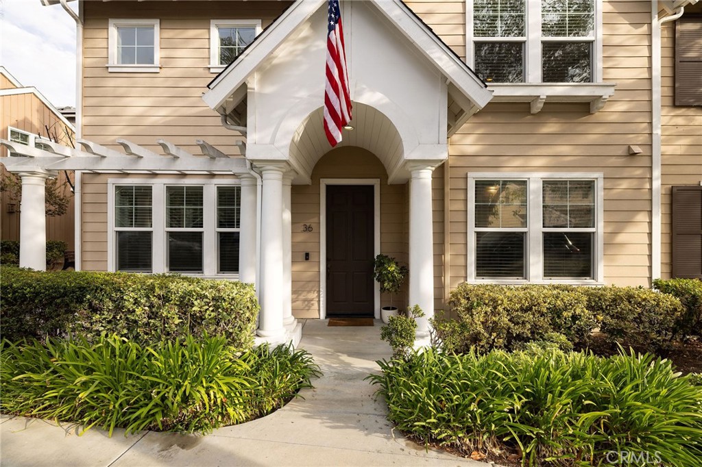 36 Tarleton Lane Ladera Ranch, CA 92694 - Photo 2 of 32 Gallery Image 2