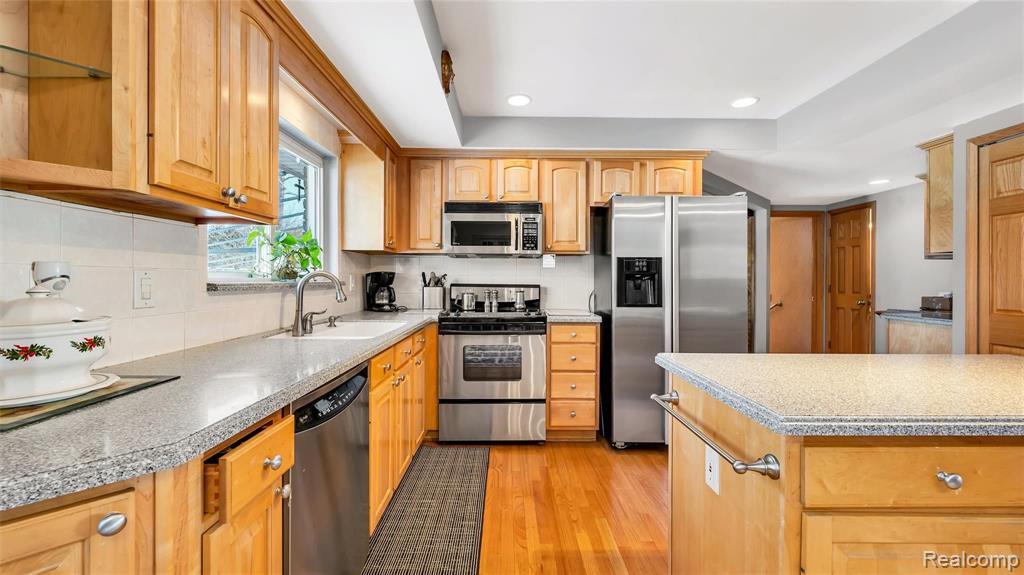 1781 Mackwood Road Rochester Hills, MI 48307 - Photo 10 of 39
