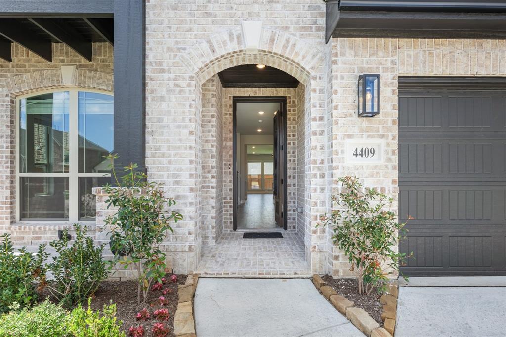 4409 Copper Point Drive Crowley, TX 76036 - Photo 4 of 40