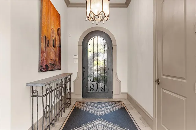 a view of entryway with a front door