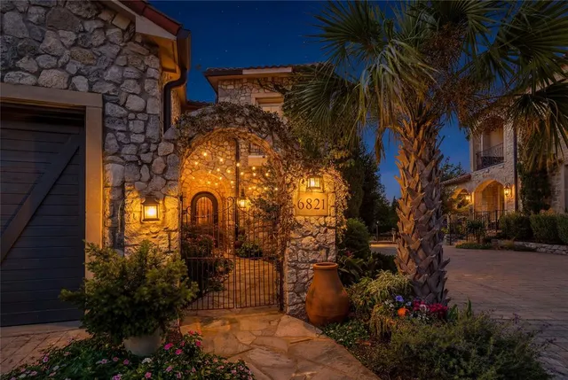 a view of a multi story building