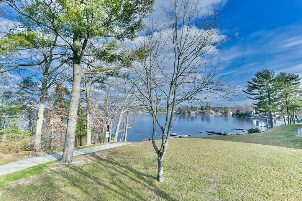 815 Beacon Park Road, Unit 815 Webster, MA 01570 - Photo 4 of 36 Gallery Image 4