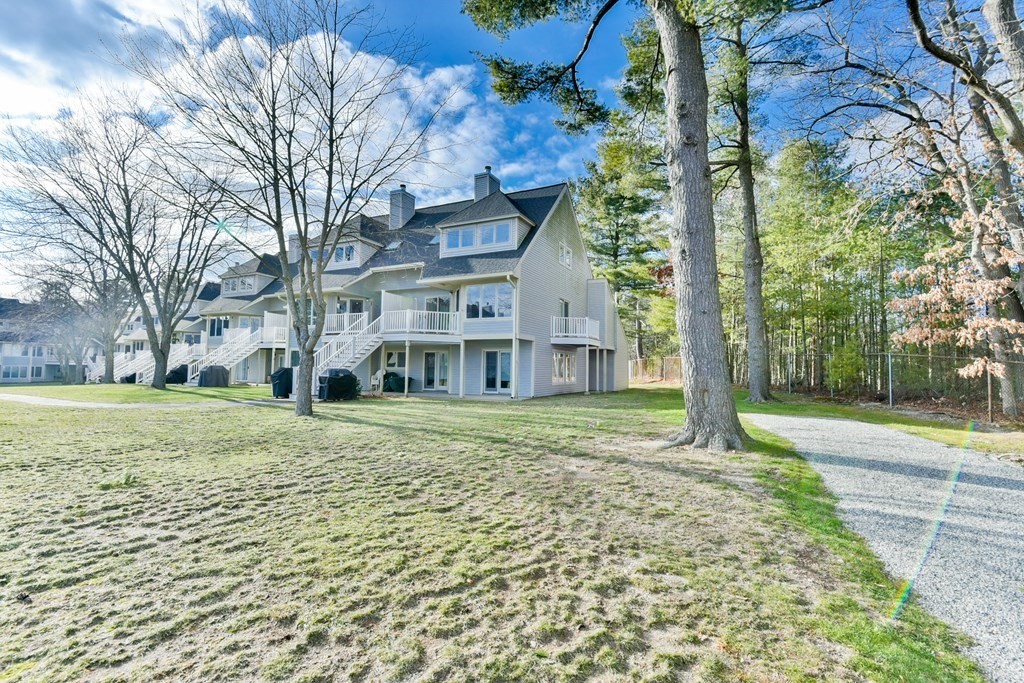 815 Beacon Park Road, Unit 815 Webster, MA 01570 - Photo 6 of 36 Gallery Image 6