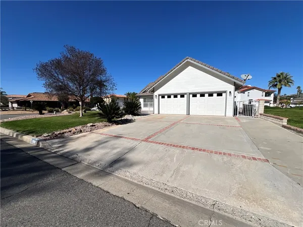 $3,200 | 23812 Continental Drive, Canyon Lake, CA 92587