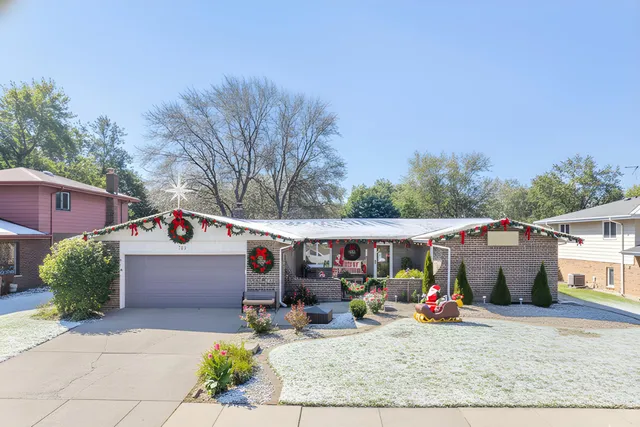 $339,000 | 520 Chestnut Lane, Beecher, IL 60401