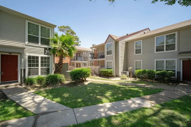$954 | 12800 Woodforest Boulevard, Unit N2303, Houston, TX 77015