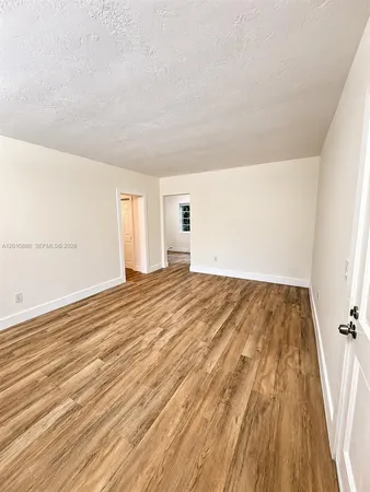 $2,950 | 125 Edgewater Drive, Unit 9, Coral Gables, FL 33133