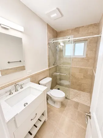 $2,950 | 125 Edgewater Drive, Unit 9, Coral Gables, FL 33133
