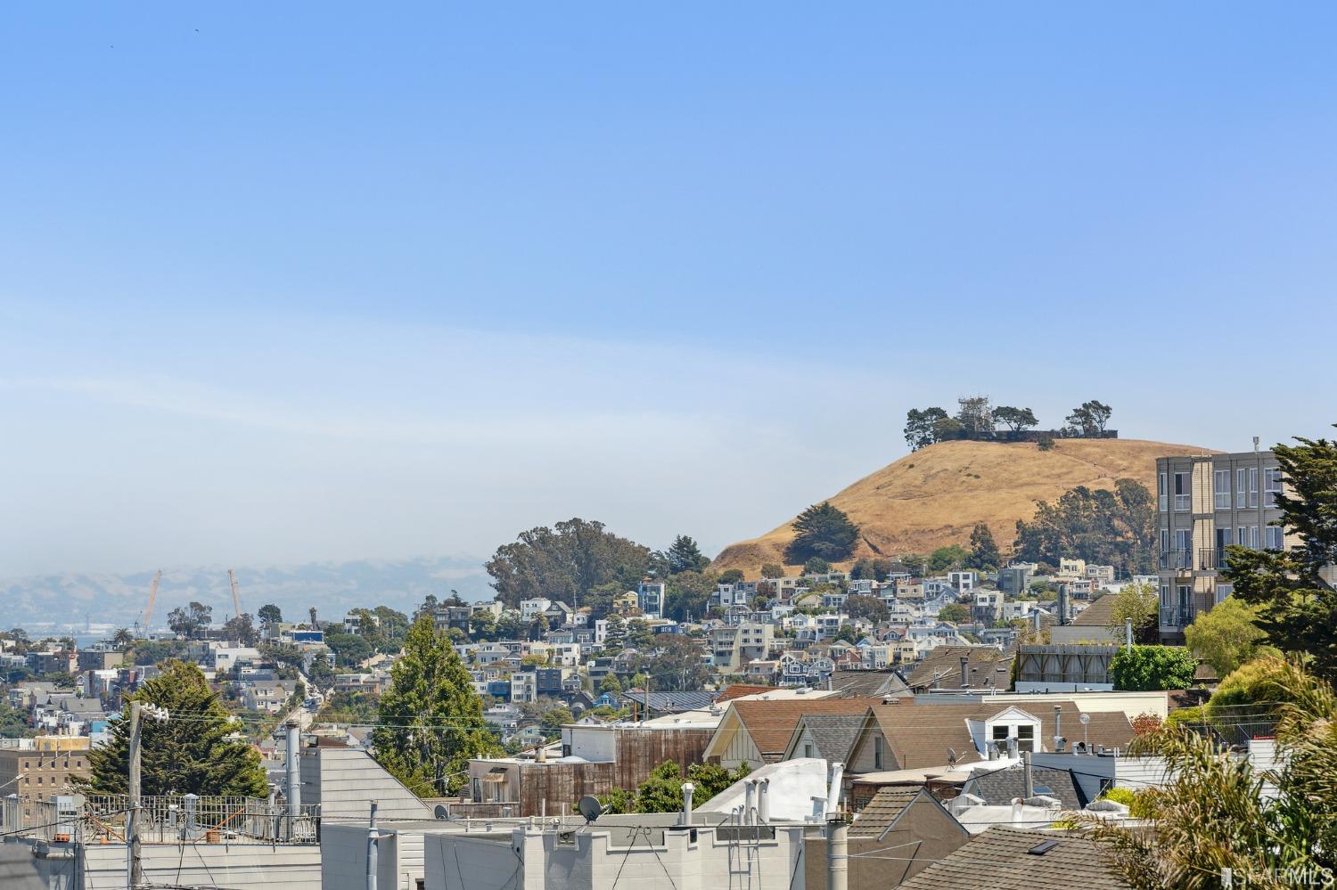 445 Clipper Street San Francisco, CA 94114 - Photo 31 of 62 a view of a city