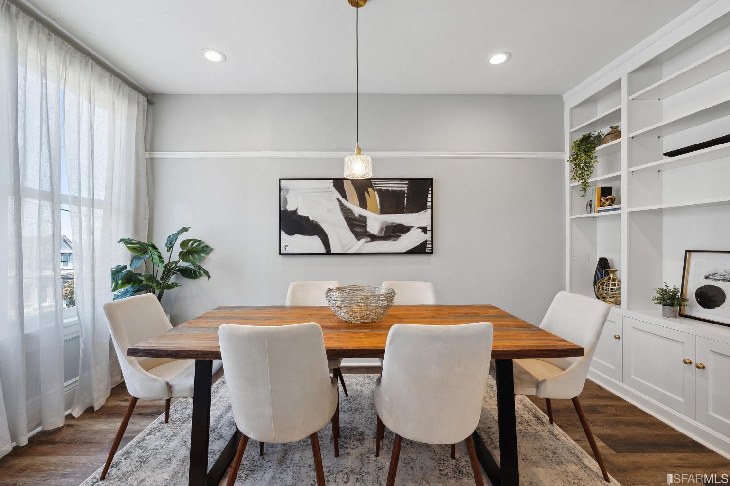 445 Clipper Street San Francisco, CA 94114 - Photo 8 of 62 a view of a dining room with furniture