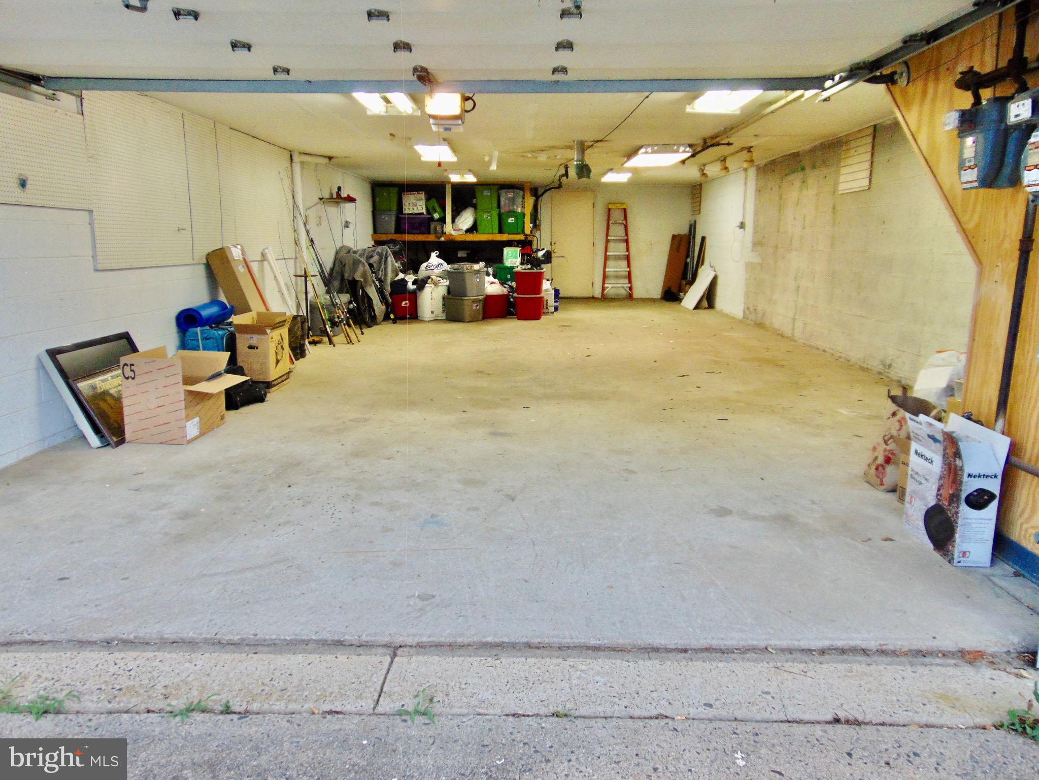 9481 Woodbridge Road Philadelphia, PA 19114 - Photo 5 of 32 4 Car Garage