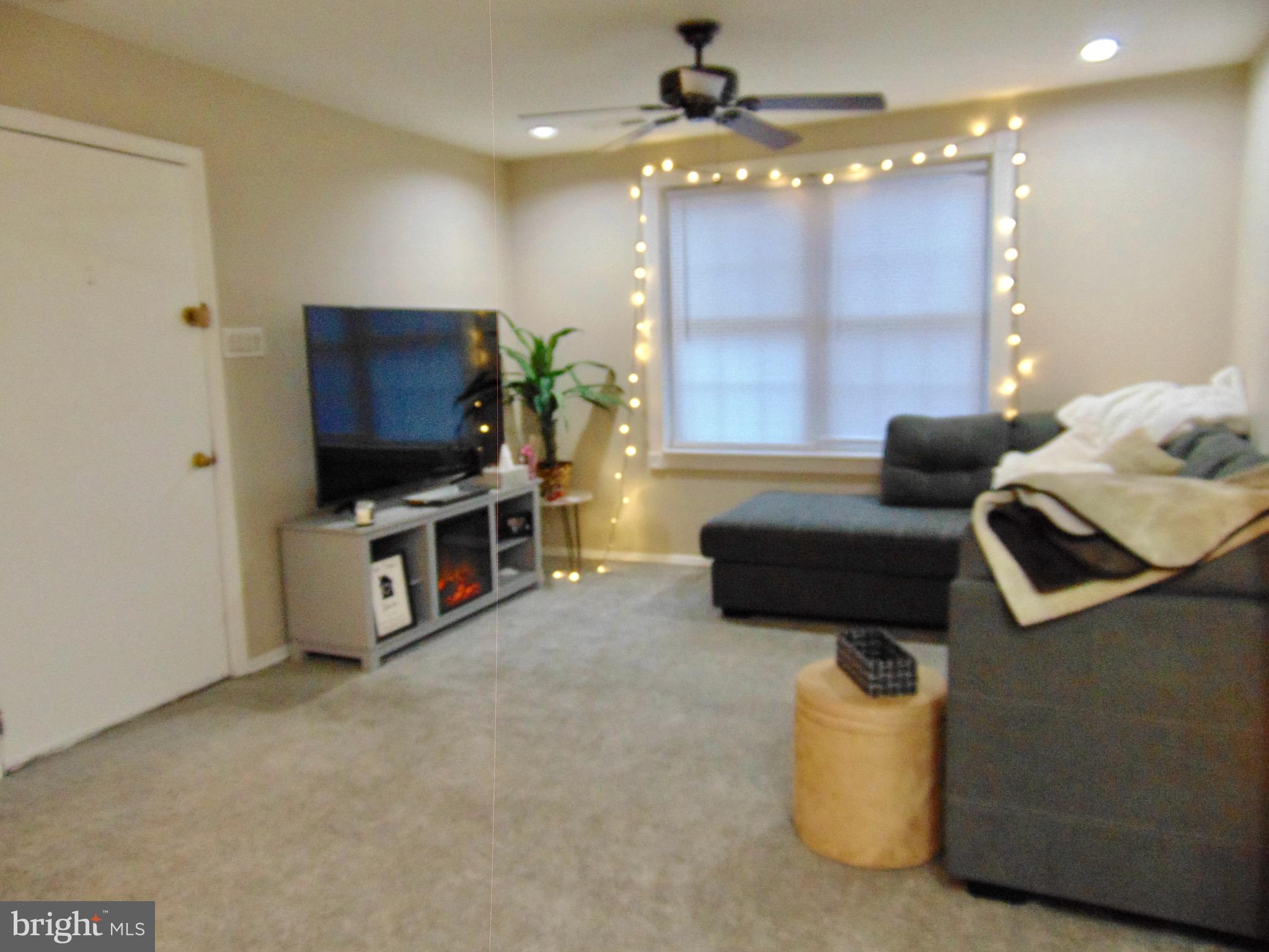 9481 Woodbridge Road Philadelphia, PA 19114 - Photo 7 of 32 First Floor Living Room