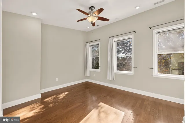 $4,150 | 912 I Street Northeast, Washington, DC 20002