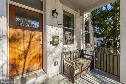 $4,150 | 912 I Street Northeast, Washington, DC 20002