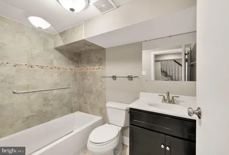 $4,150 | 912 I Street Northeast, Washington, DC 20002