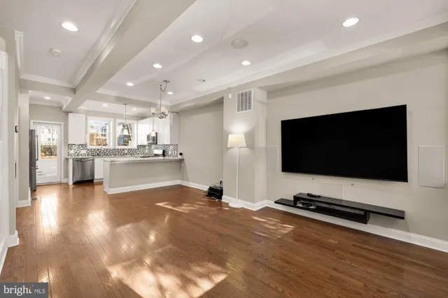 $4,150 | 912 I Street Northeast, Washington, DC 20002