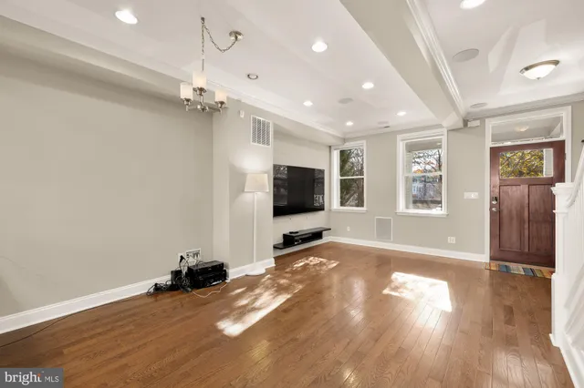 $4,150 | 912 I Street Northeast, Washington, DC 20002