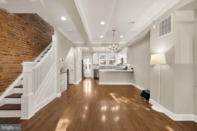 $4,150 | 912 I Street Northeast, Washington, DC 20002