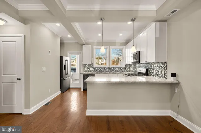 $4,150 | 912 I Street Northeast, Washington, DC 20002