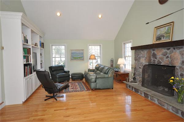 63 Garfield Road Concord, MA 01742 - Photo 4 of 16 Gallery Image 4