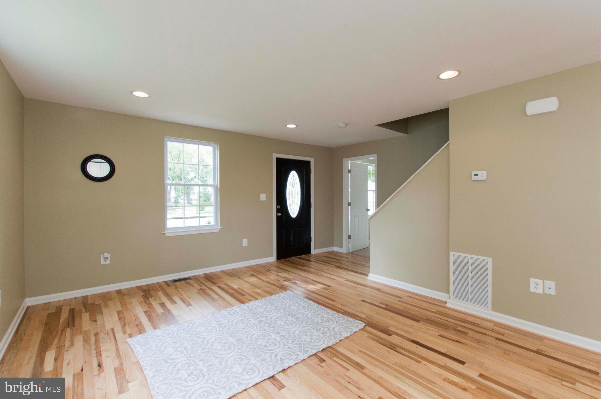 1701 Drexel Road Baltimore, MD 21222 - Photo 11 of 30 Living Room