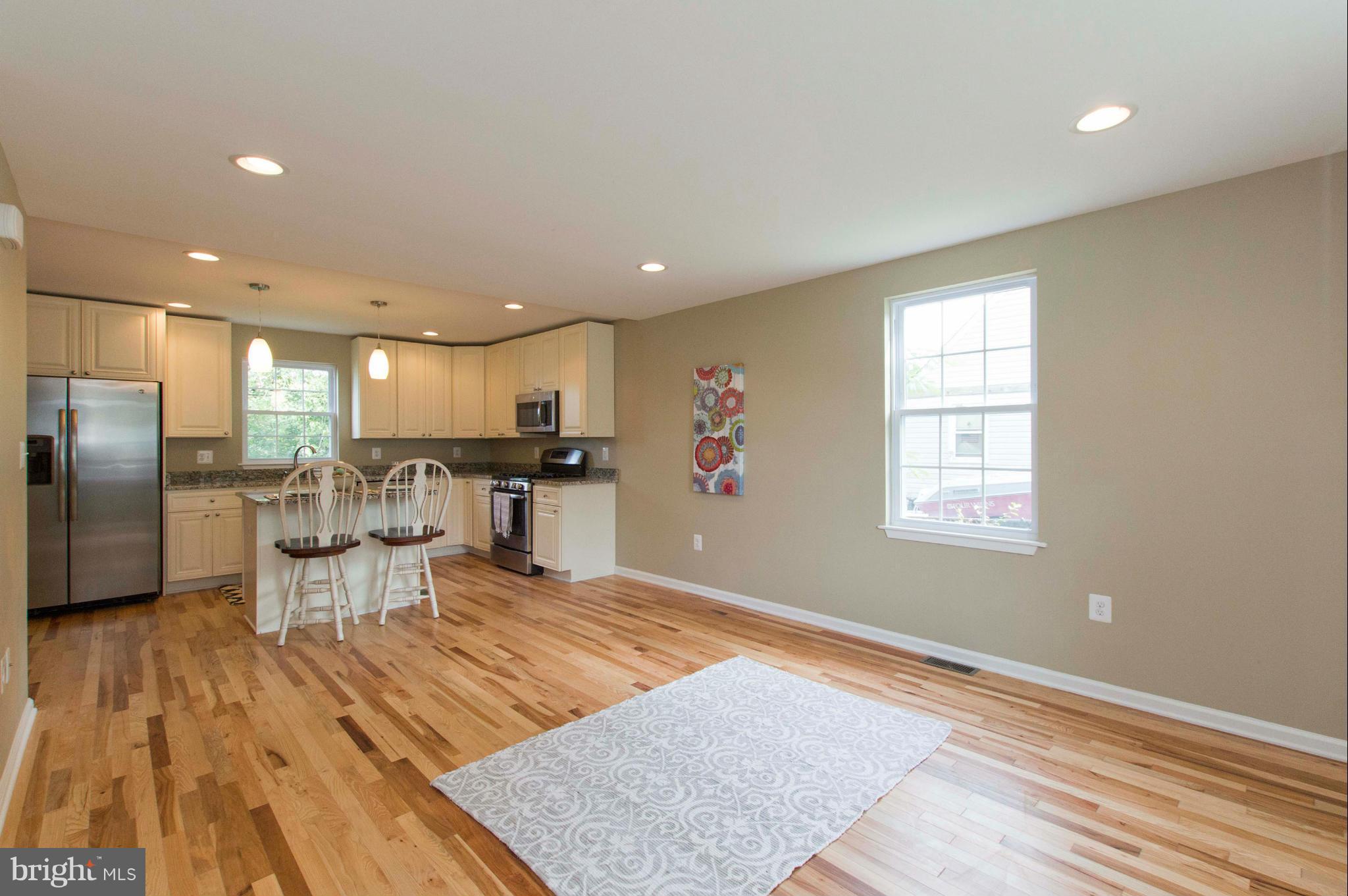 1701 Drexel Road Baltimore, MD 21222 - Photo 9 of 30 Living Room