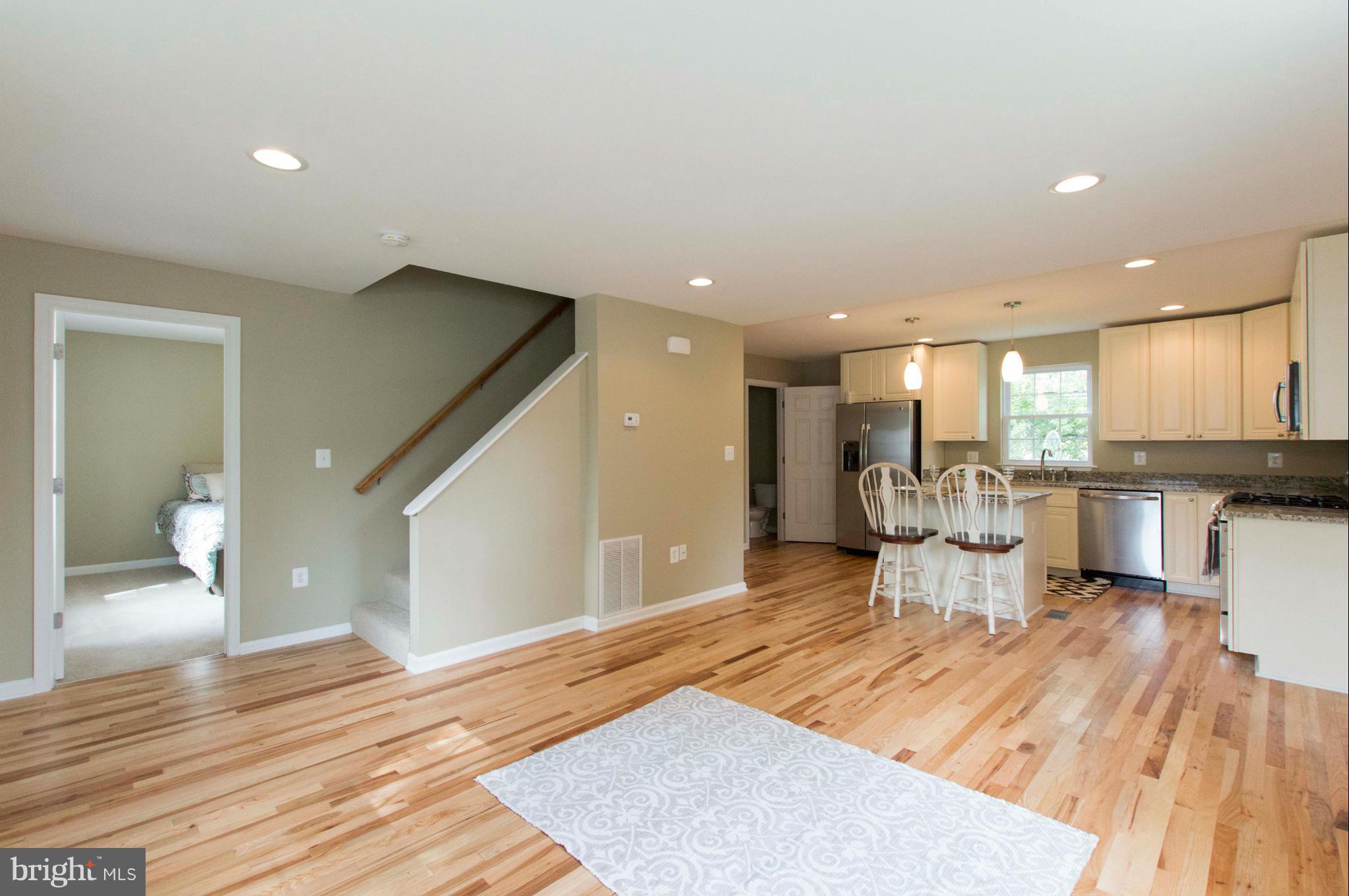 1701 Drexel Road Baltimore, MD 21222 - Photo 10 of 30 Living Room