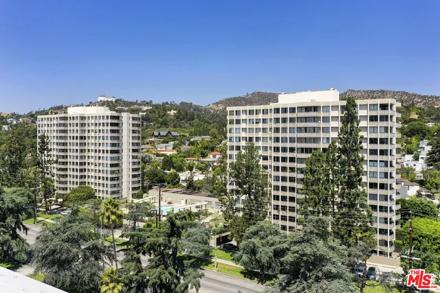 $895,000 | 4455 Los Feliz Boulevard, Unit 907, Los Angeles, CA 90027