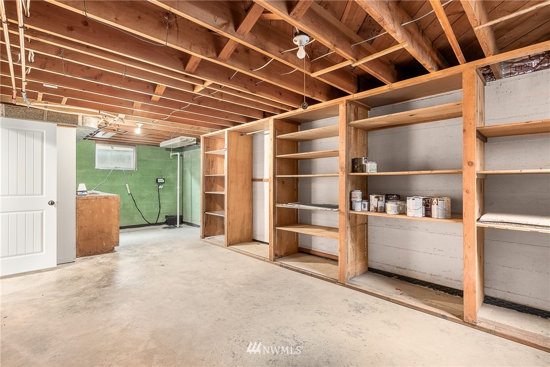 7139 South Sunnycrest Road Seattle, WA 98178 - Photo 25 of 28 a view of an empty room