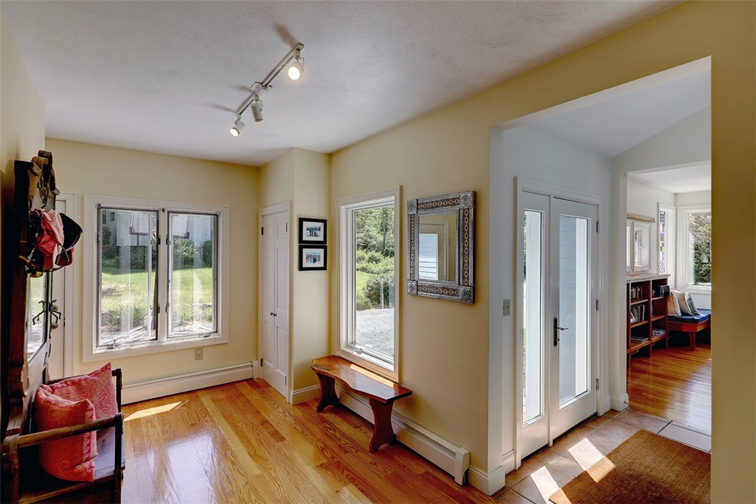 11 Shore Road Bristol, RI 02809 - Photo 12 of 40