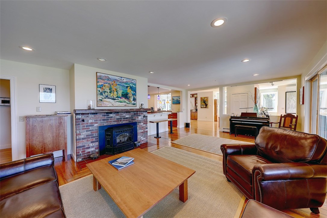 11 Shore Road Bristol, RI 02809 - Photo 16 of 40