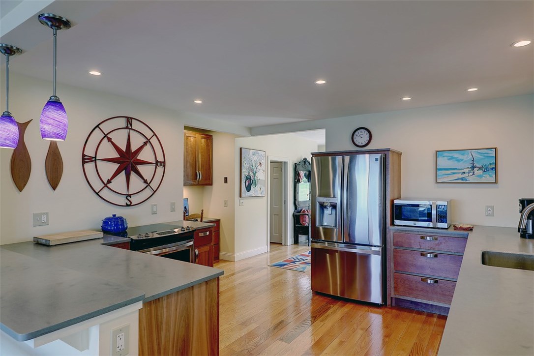 11 Shore Road Bristol, RI 02809 - Photo 20 of 40