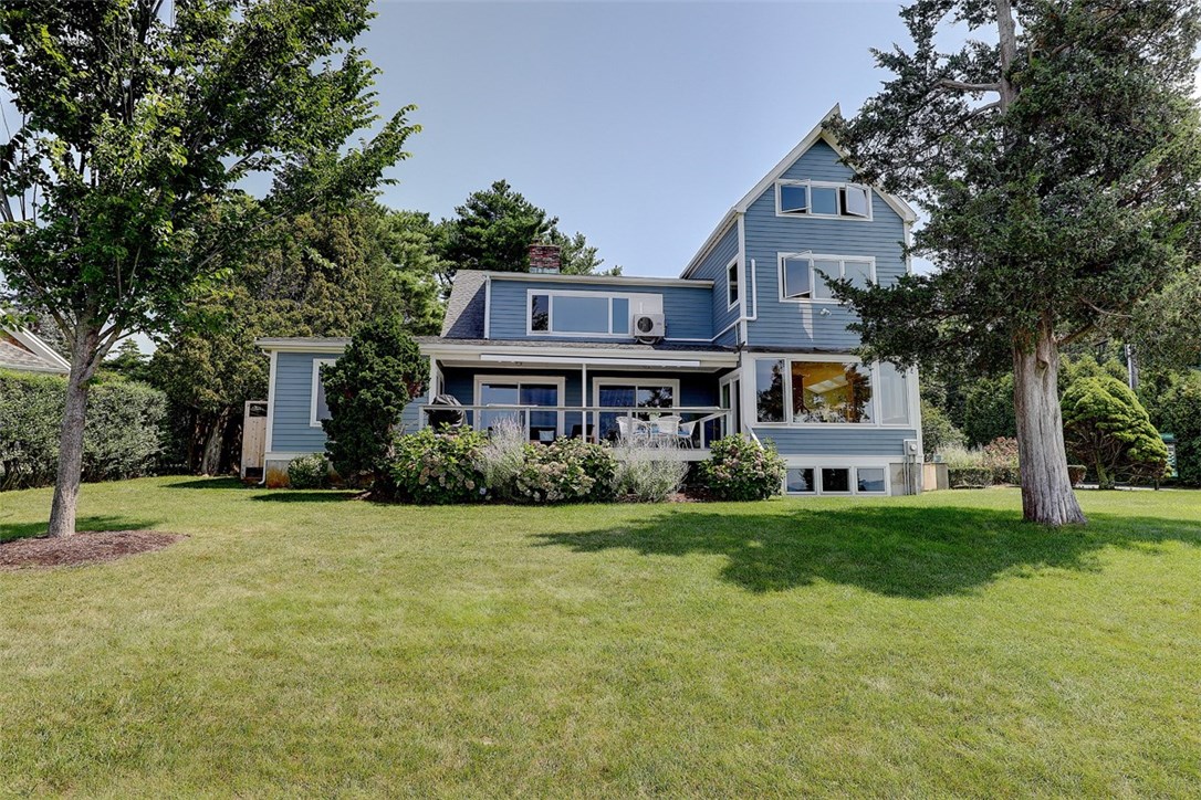 11 Shore Road Bristol, RI 02809 - Photo 3 of 40