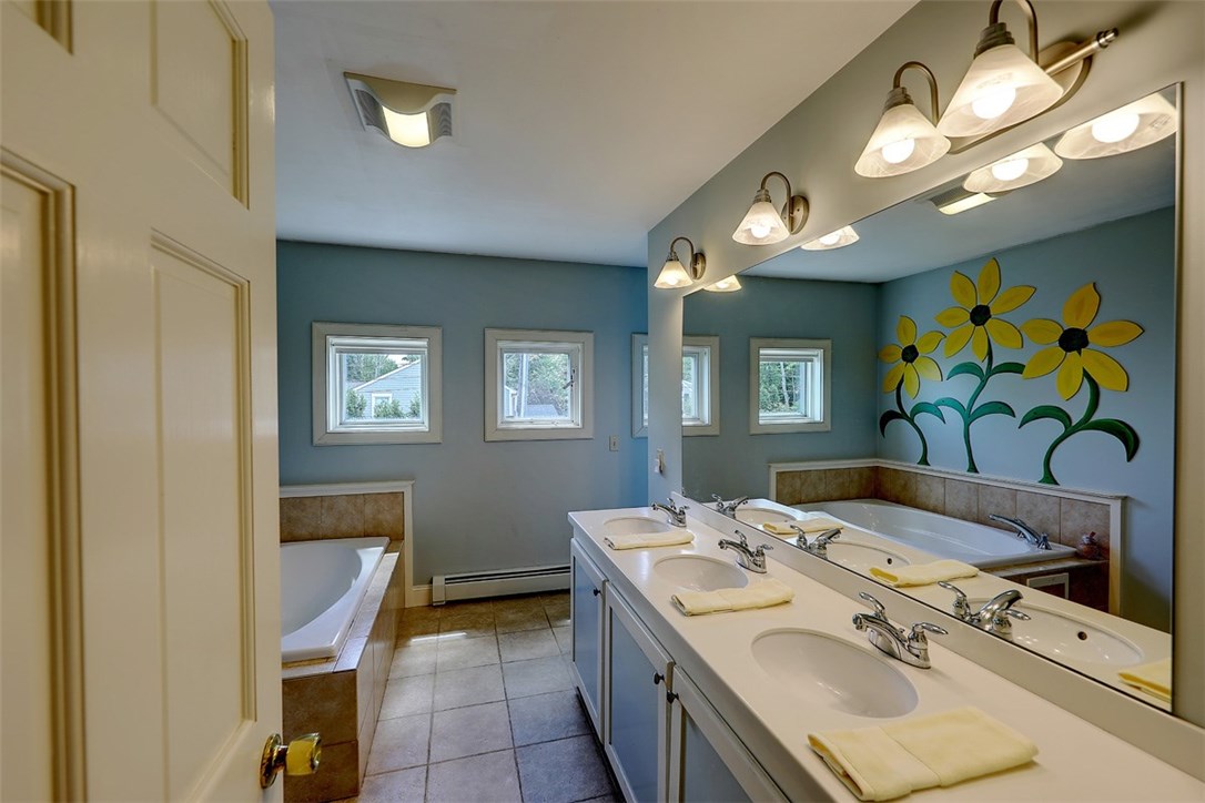 11 Shore Road Bristol, RI 02809 - Photo 31 of 40