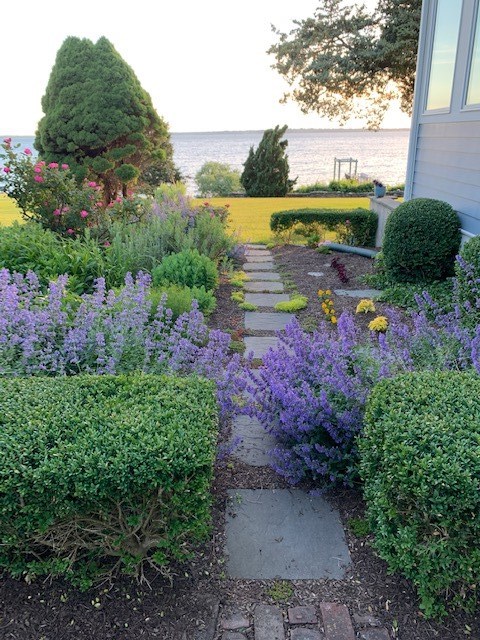 11 Shore Road Bristol, RI 02809 - Photo 8 of 40