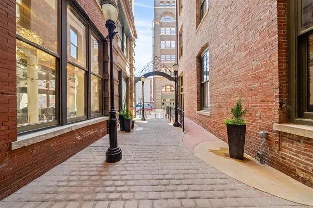 $135,000 | 308 West 8th Street, Unit 712, Kansas City, MO 64105