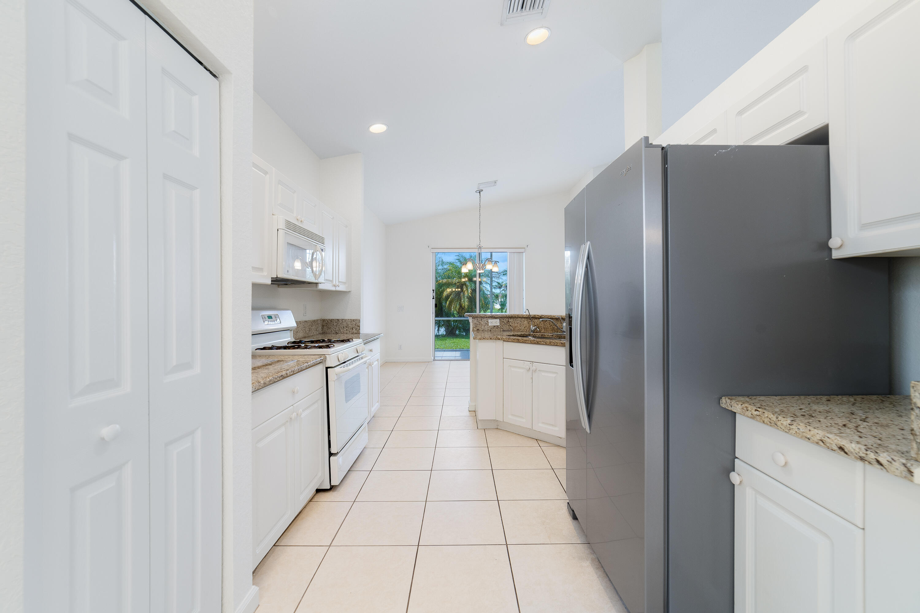 352 Springview Loop Port St. Lucie, FL 34986 - Photo 14 of 51 DSC01218