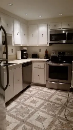 $2,800 | 3725 South Ocean Drive, Unit 415, Hollywood, FL 33019