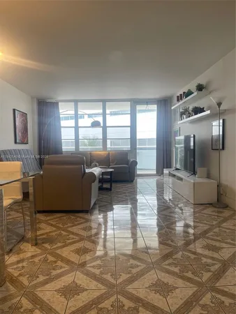$2,800 | 3725 South Ocean Drive, Unit 415, Hollywood, FL 33019