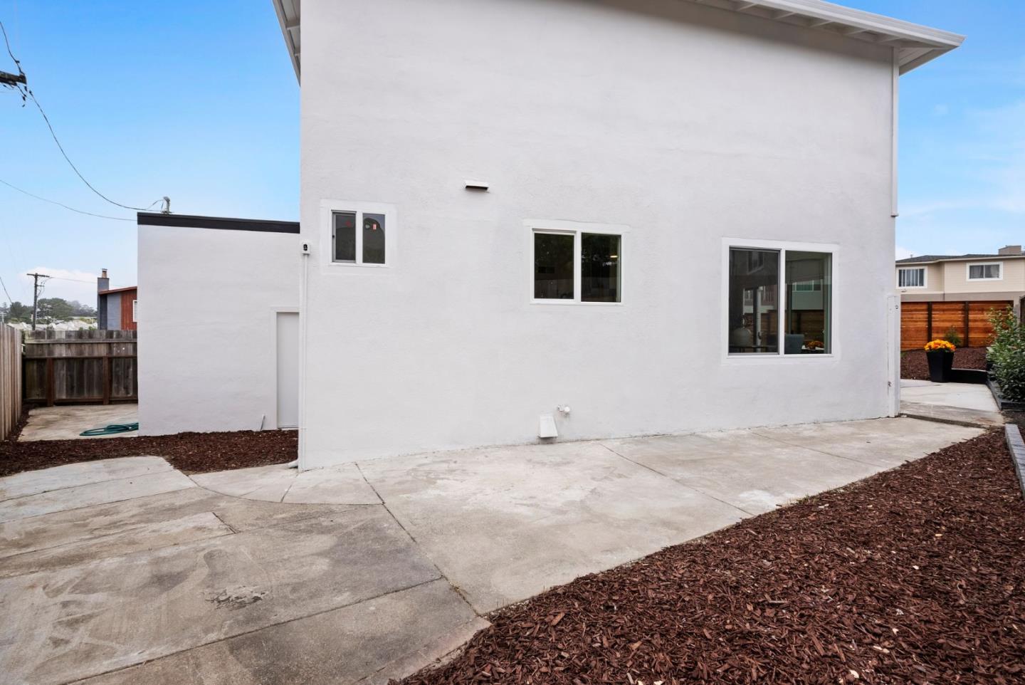 384 Lynbrook Drive Pacifica, CA 94044 - Photo 34 of 40 a view of a backyard of the house