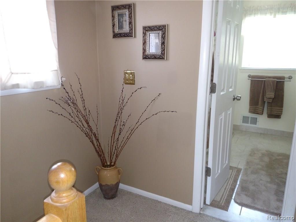 358 Arlington Drive Rochester Hills, MI 48307 - Photo 16 of 20