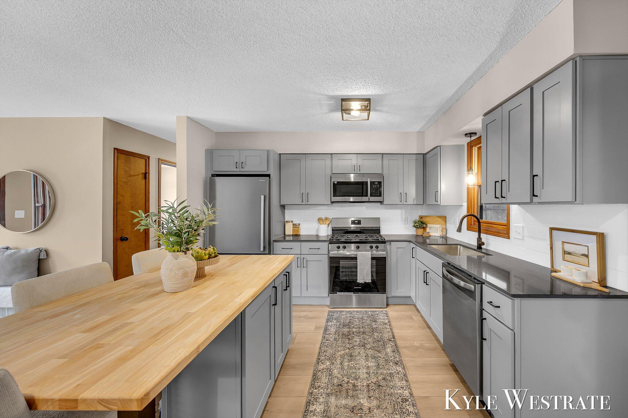 3425 Cascade Road Southeast Grand Rapids, MI 49546 - Photo 11 of 34 10-K1J17816