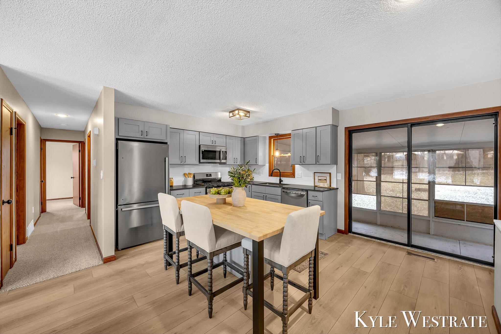 3425 Cascade Road Southeast Grand Rapids, MI 49546 - Photo 13 of 34 11-K1J17811