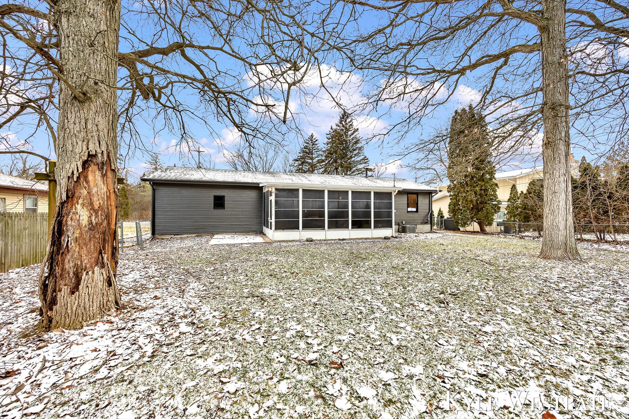 3425 Cascade Road Southeast Grand Rapids, MI 49546 - Photo 31 of 34 32-K1J17982