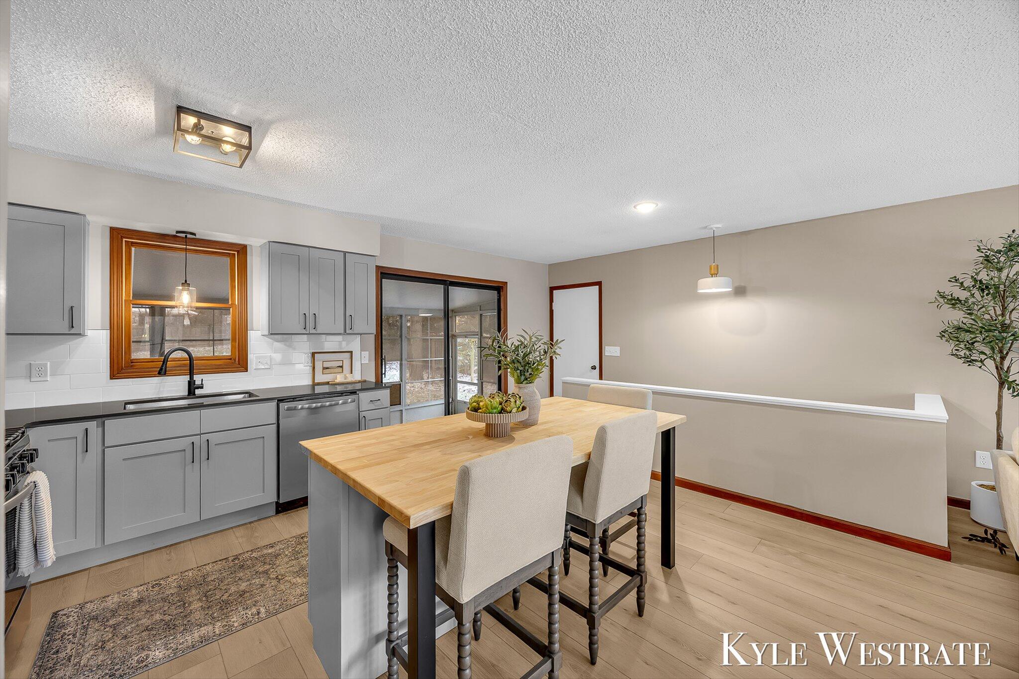 3425 Cascade Road Southeast Grand Rapids, MI 49546 - Photo 10 of 34 08-K1J17836