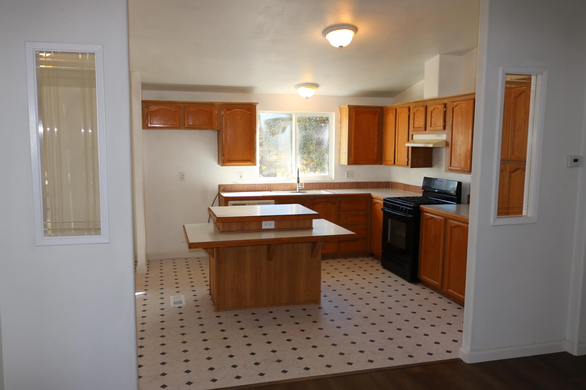 19505 Anna Road Anderson, CA 96007 - Photo 9 of 37 14A
