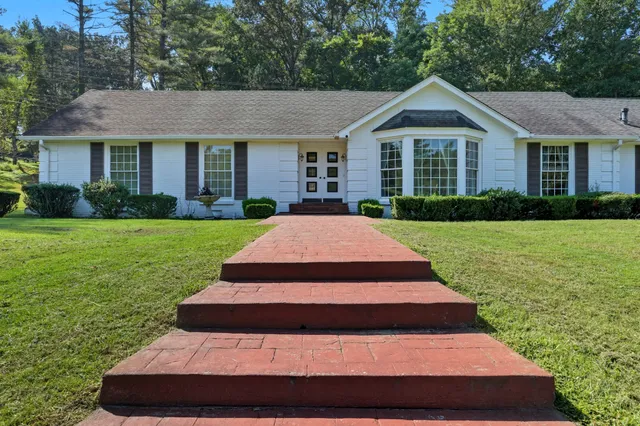 $2,250 | 590 Dunbar Cave Road, Clarksville, TN 37043