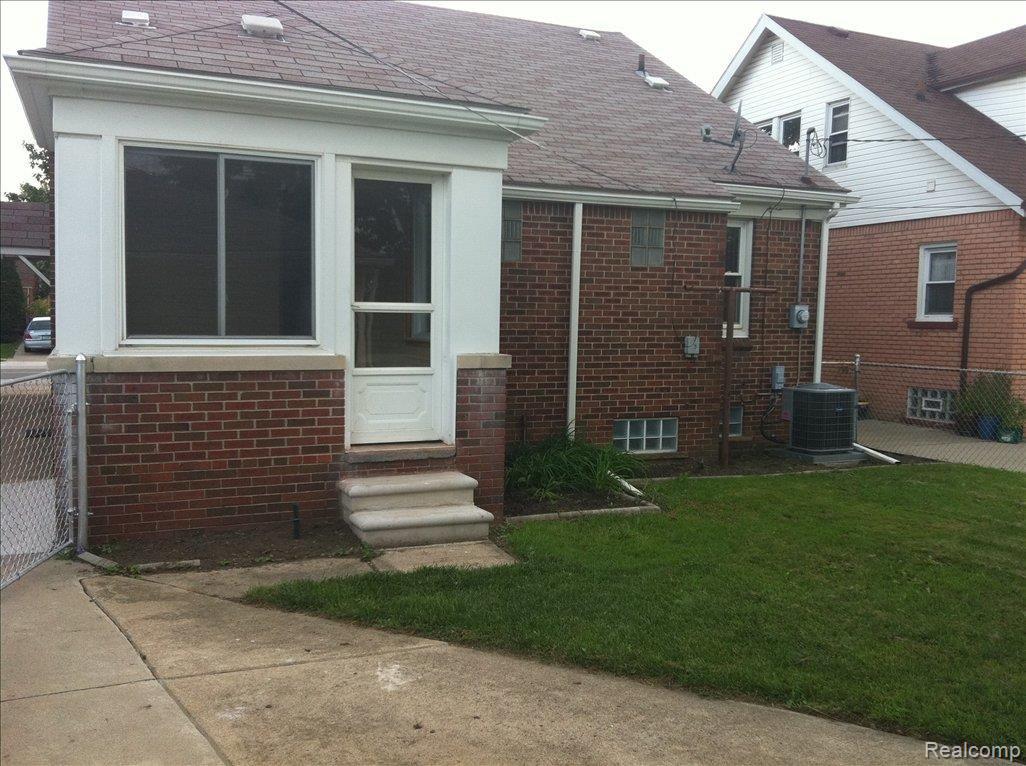 7434 Miller Road Dearborn, MI 48126 - Photo 17 of 19 IMG_0532