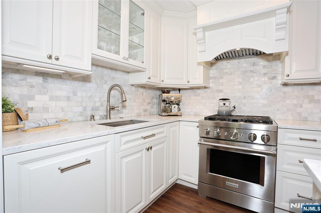 616 Bogert Road River Edge, NJ 07661 - Photo 10 of 41