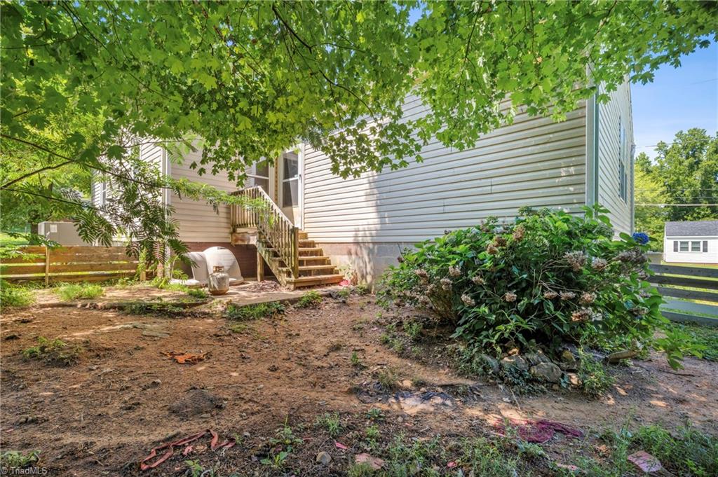 2401 Waverly Court High Point, NC 27262 - Photo 20 of 21